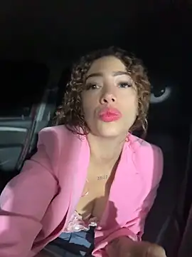 roxyrougee online show from May 2026 10:10:01 AM