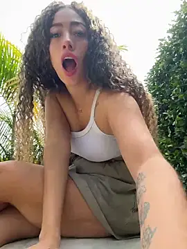 roxyrougee online show from May 2026 02:44:01 PM
