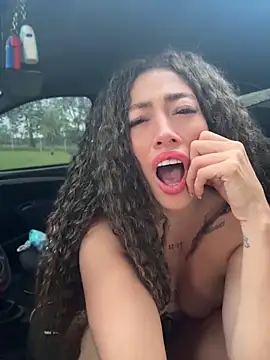 roxyrougee online show from May 2026 10:38:02 PM