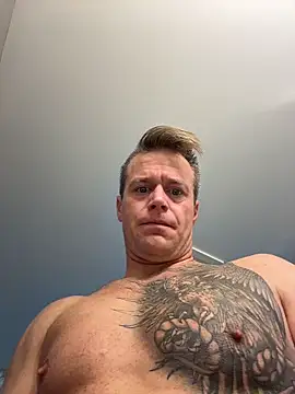 DILFiGuess11 online show from November 2025 04:18:02 PM