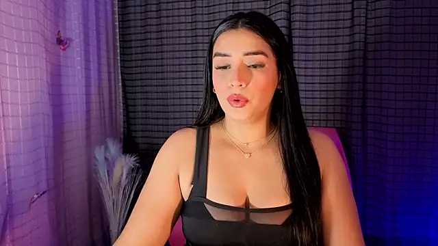 Snapshot of Kayleemorales chatting on December 2025 05:19:02 PM Kayleemorales online show from December 2025 05:19:02 PM