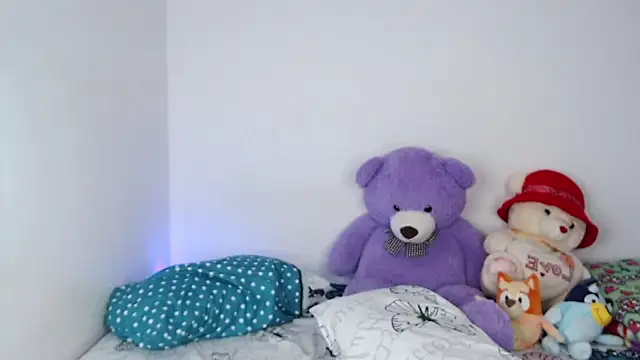 ViolettaMiller  online show from February 2026 01:16:01 PM