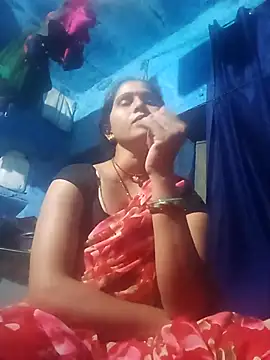 Jooli xx online show from March 2026 01:33:01 PM