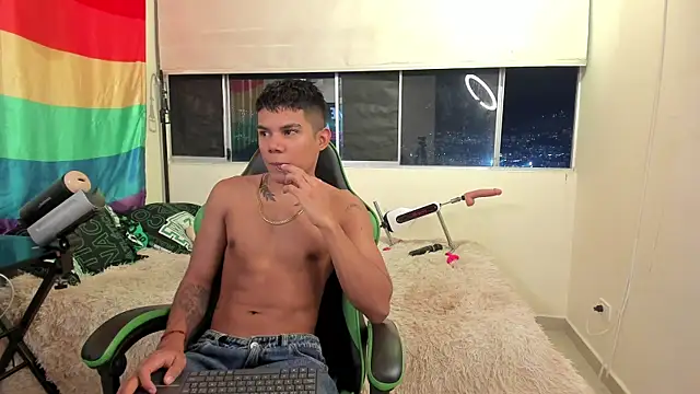 Snapshot of Jack_castell chatting on December 2025 12:05:01 AM Jack castell online show from December 2025 12:05:01 AM