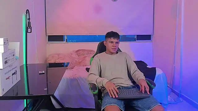 Snapshot of Jack_castell chatting on January 2026 11:07:01 PM Jack castell online show from January 2026 11:07:01 PM