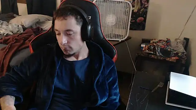 Snapshot of YoBlezz chatting on September 2025 05:39:02 PM YoBlezz online show from September 2025 05:39:02 PM