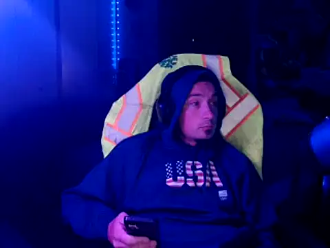 Snapshot of YoBlezz chatting on October 2025 08:44:02 AM YoBlezz online show from October 2025 08:44:02 AM