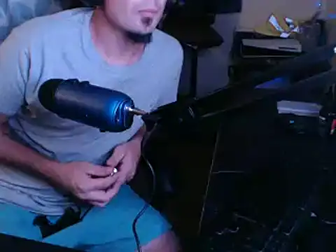 Snapshot of YoBlezz chatting on October 2025 08:02:02 AM YoBlezz online show from October 2025 08:02:02 AM