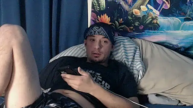 Snapshot of YoBlezz chatting on November 2025 08:14:01 AM YoBlezz online show from November 2025 08:14:01 AM