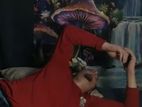 Snapshot of YoBlezz chatting on November 2025 07:08:02 AM YoBlezz online show from November 2025 07:08:02 AM