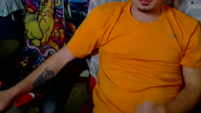 Snapshot of YoBlezz chatting on December 2025 05:05:01 AM YoBlezz online show from December 2025 05:05:01 AM