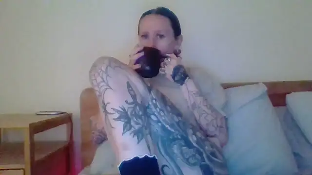 liltiddygoffwaifu online show from October 2025 07:25:02 PM