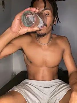 Snapshot of TRILLAHUNG chatting on September 2025 01:38:02 AM TRILLAHUNG online show from September 2025 01:38:02 AM