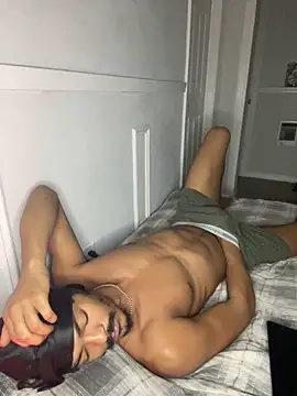 Snapshot of TRILLAHUNG chatting on September 2025 04:06:01 AM TRILLAHUNG online show from September 2025 04:06:01 AM