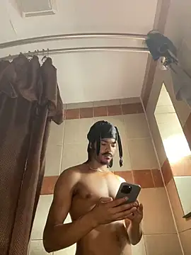 Snapshot of TRILLAHUNG chatting on October 2025 02:45:02 PM TRILLAHUNG online show from October 2025 02:45:02 PM