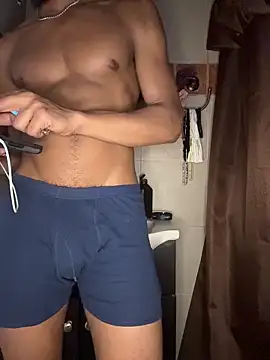 Snapshot of TRILLAHUNG chatting on October 2025 03:19:01 AM TRILLAHUNG online show from October 2025 03:19:01 AM