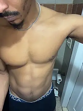 Snapshot of TRILLAHUNG chatting on December 2025 02:27:01 AM TRILLAHUNG online show from December 2025 02:27:01 AM