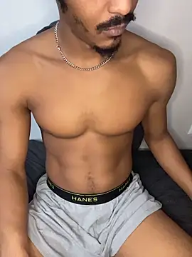 Snapshot of TRILLAHUNG chatting on December 2025 02:15:01 PM TRILLAHUNG online show from December 2025 02:15:01 PM