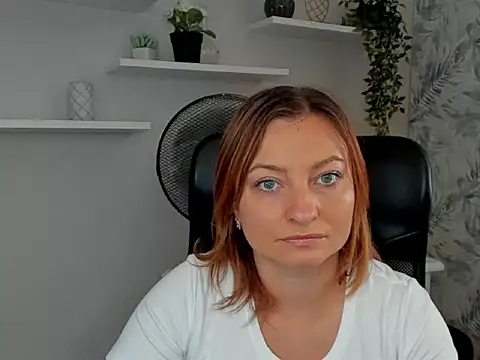 Snapshot of angelaSamt chatting on September 2025 12:38:02 PM angelaSamt online show from September 2025 12:38:02 PM