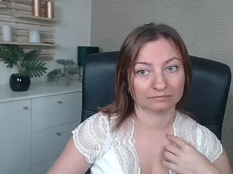 Snapshot of angelaSamt chatting on September 2025 06:16:02 AM angelaSamt online show from September 2025 06:16:02 AM