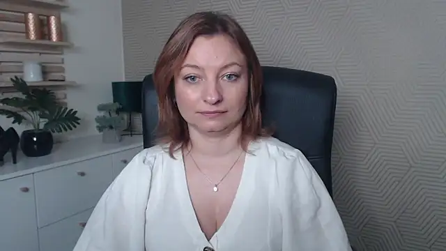 Snapshot of angelaSamt chatting on November 2025 06:46:01 AM angelaSamt online show from November 2025 06:46:01 AM