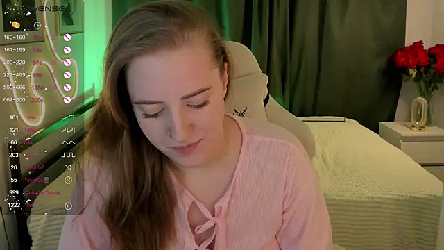 Snapshot of Alice_Cire chatting on December 2025 02:13:01 PM Alice Cire online show from December 2025 02:13:01 PM