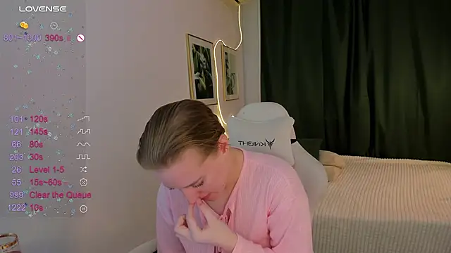 Snapshot of Alice_Cire chatting on January 2026 05:27:02 PM Alice Cire online show from January 2026 05:27:02 PM