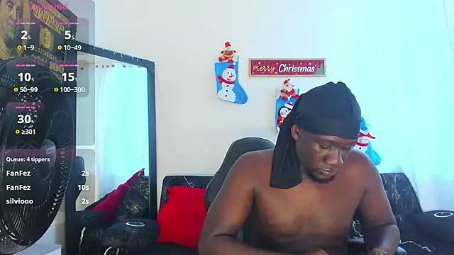 Snapshot of lucas_manzon chatting on December 2025 07:53:02 PM lucas manzon online show from December 2025 07:53:02 PM