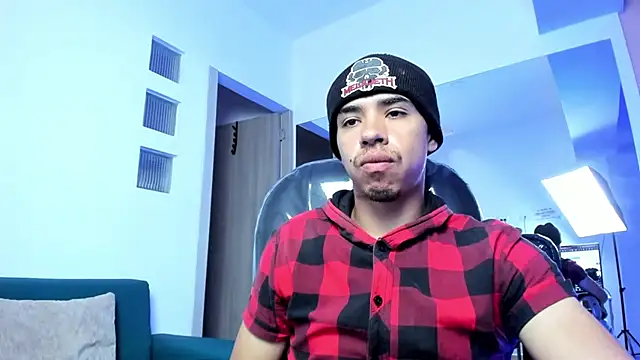 Muscle Scott online show from April 2026 01:42:02 PM