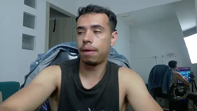 Muscle Scott online show from April 2026 01:38:02 PM