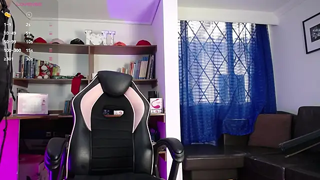 GretaVoss  online show from November 2025 07:23:01 PM