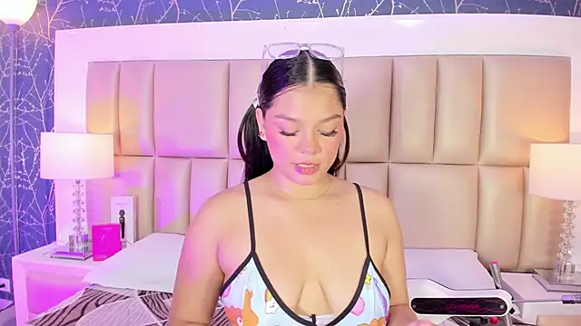 HatsaJones online show from March 2026 03:56:01 AM