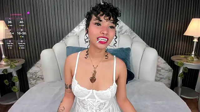 Snapshot of DaniCollinn_ chatting on November 2025 08:18:02 PM DaniCollinn online show from November 2025 08:18:02 PM