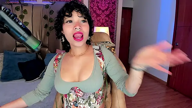 Snapshot of DaniCollinn_ chatting on February 2026 12:54:01 PM DaniCollinn online show from February 2026 12:54:01 PM