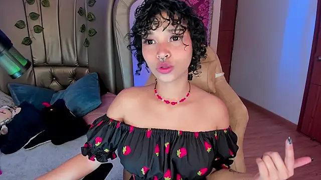 Snapshot of DaniCollinn_ chatting on February 2026 12:57:01 PM DaniCollinn online show from February 2026 12:57:01 PM