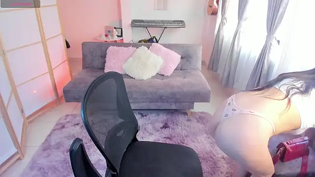 amelia-coben online show from September 2025 08:11:02 PM