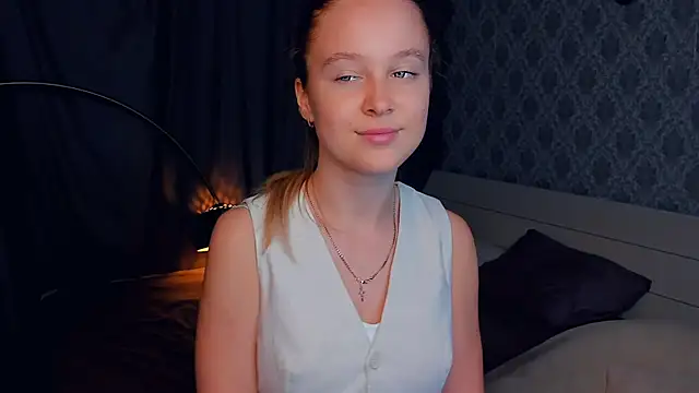 SoonMoor online show from September 2025 06:08:01 PM