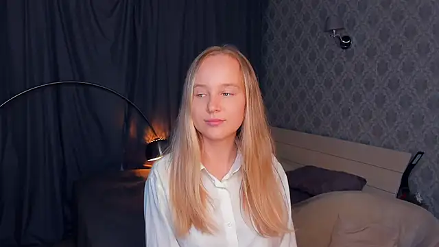 SoonMoor online show from September 2025 05:47:02 PM