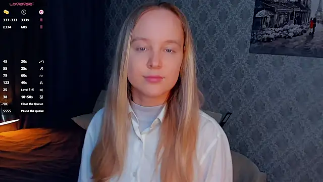 SoonMoor online show from September 2025 05:17:01 PM