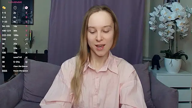 SoonMoor online show from March 2026 07:42:01 PM