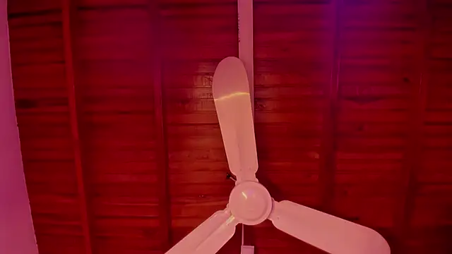 Snapshot of Gabby_Haze chatting on December 2025 10:25:01 PM Gabby Haze online show from December 2025 10:25:01 PM