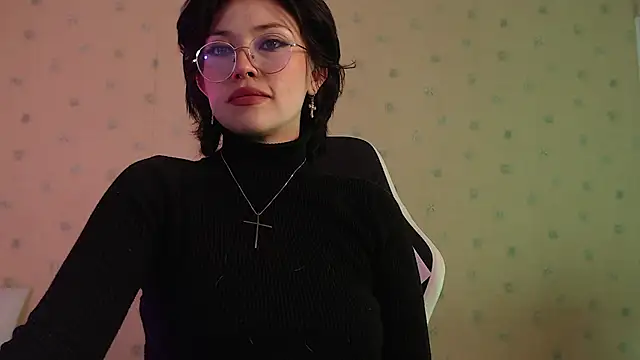 Snapshot of Ellyuwuw chatting on December 2025 12:05:02 AM Ellyuwuw online show from December 2025 12:05:02 AM