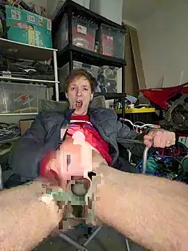 Snapshot of Badstepson33 chatting on February 2026 07:12:02 AM Badstepson33 online show from February 2026 07:12:02 AM