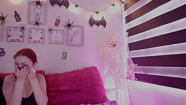 Rebecah 1 online show from October 2025 12:49:02 PM