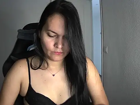 dulvolkova online show from October 2025 07:53:02 AM