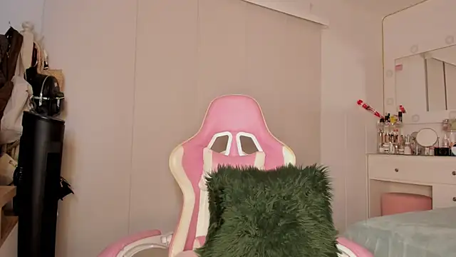 Lauuuuuuuu  online show from September 2025 04:16:02 AM