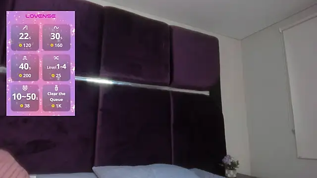 Noah Rossi  online show from September 2025 04:34:02 AM