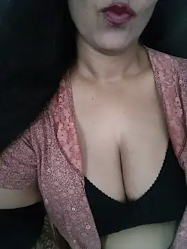Deepa Sharma143 online show from May 2026 02:07:01 AM