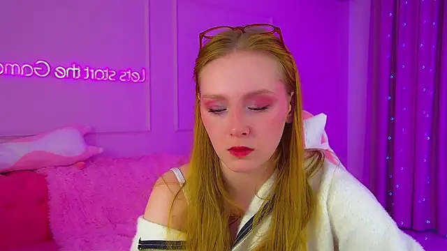 AgataFoxley online show from October 2025 06:12:01 AM