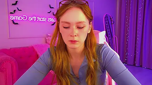 AgataFoxley online show from November 2025 06:08:02 PM